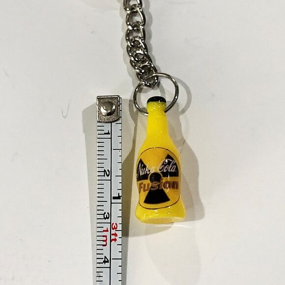 Fallout 4 Nuka Cola Fusion Bottle Keychain - 3.5inch Gaming Keychain - Picture 6 of 7